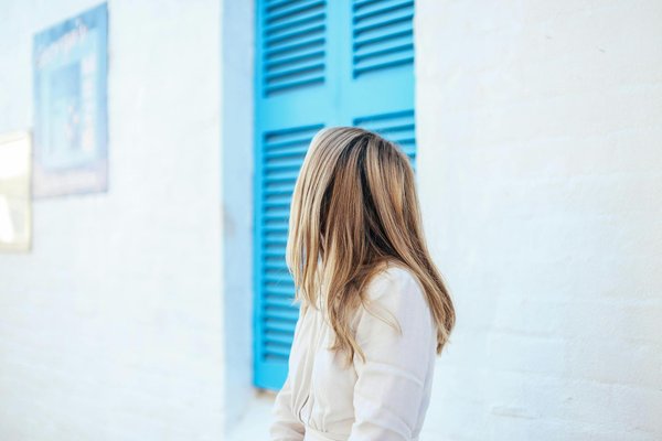 Comment Transformer des Bottes de Cowboy en une Pièce Maîtresse d'un Look Urbain Élégant ?